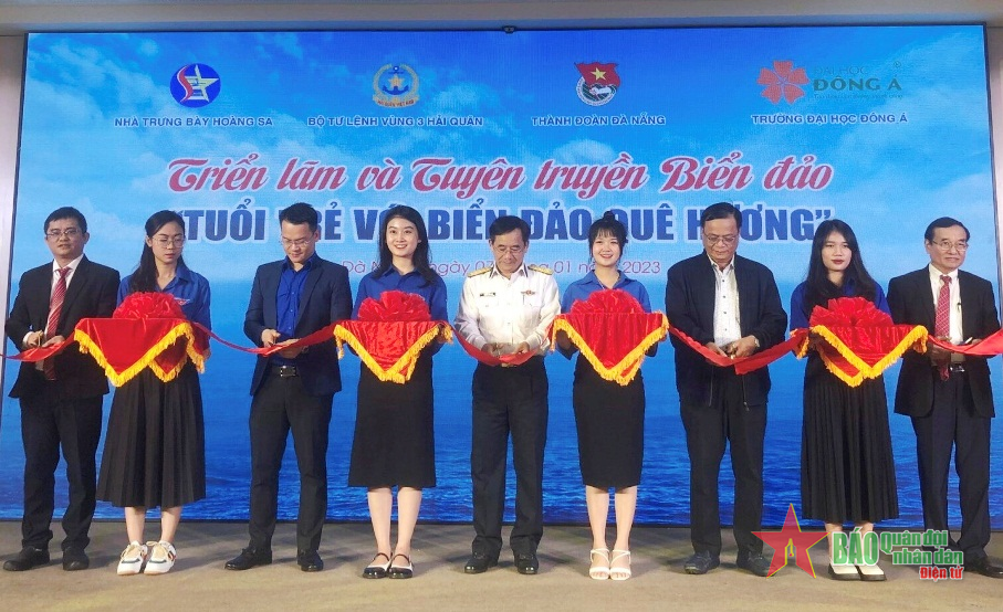 Khai mạc triển lãm và tuyên truyền biển đảo với chủ đề “Tuổi trẻ với biển đảo quê hương” 